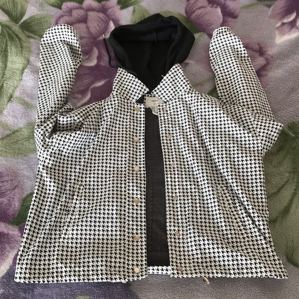 Forever 21 Women’s Houndstooth Pattern Hooded Snap-Button Jacket - Picture 4 of 10